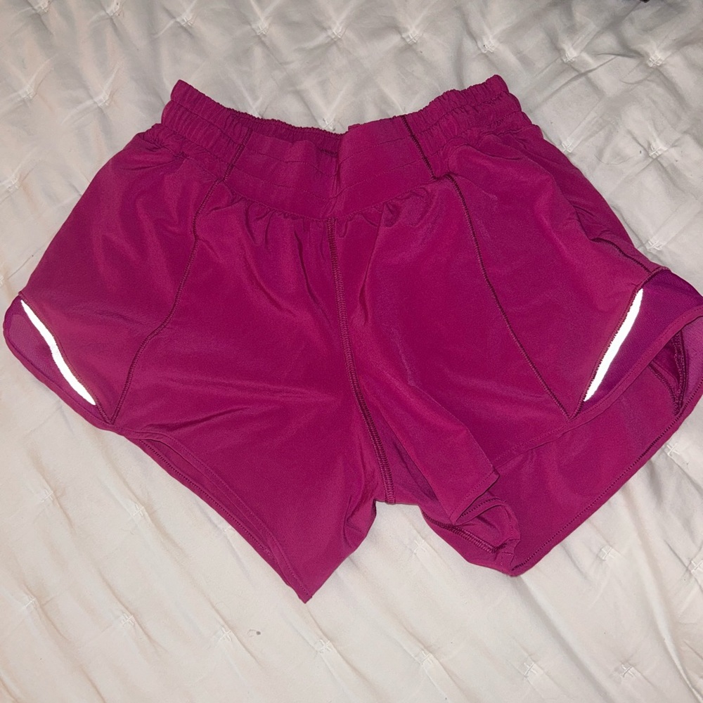 lululemon hotty hot shorts!
